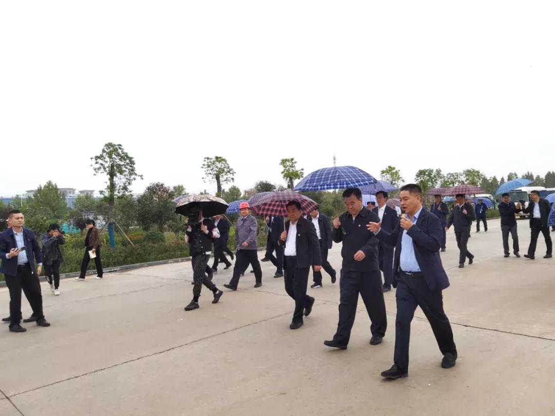 观摩组莅临四通锅炉智能锅炉创新产业园观摩指导