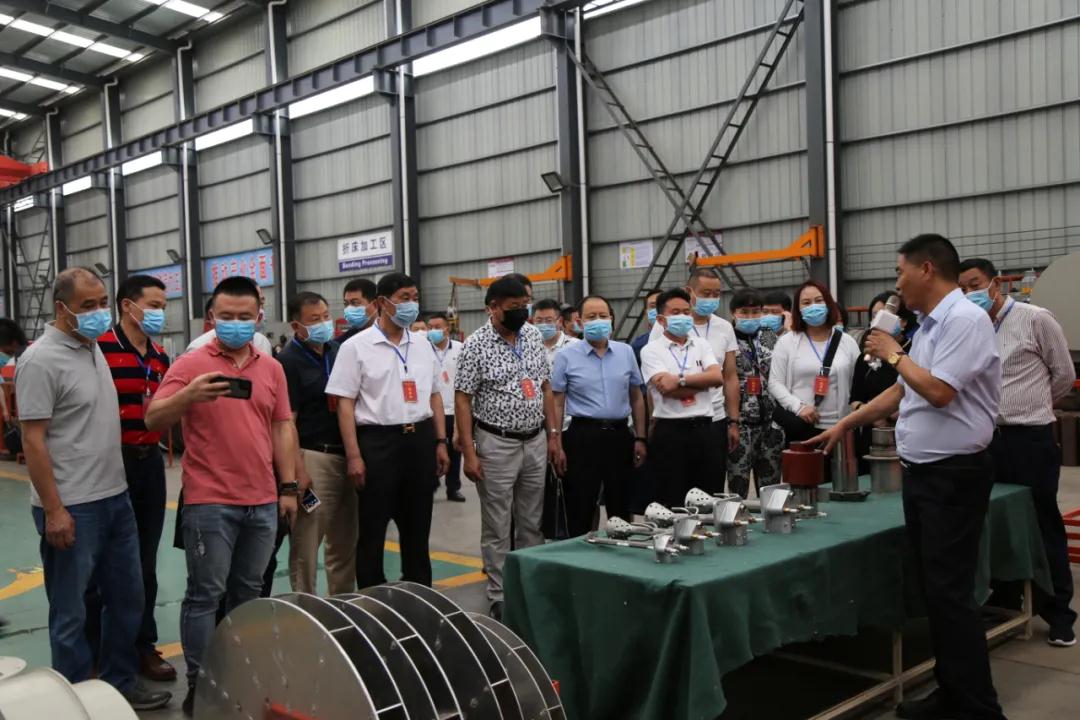 招商引资团队一行到四通锅炉实地观摩