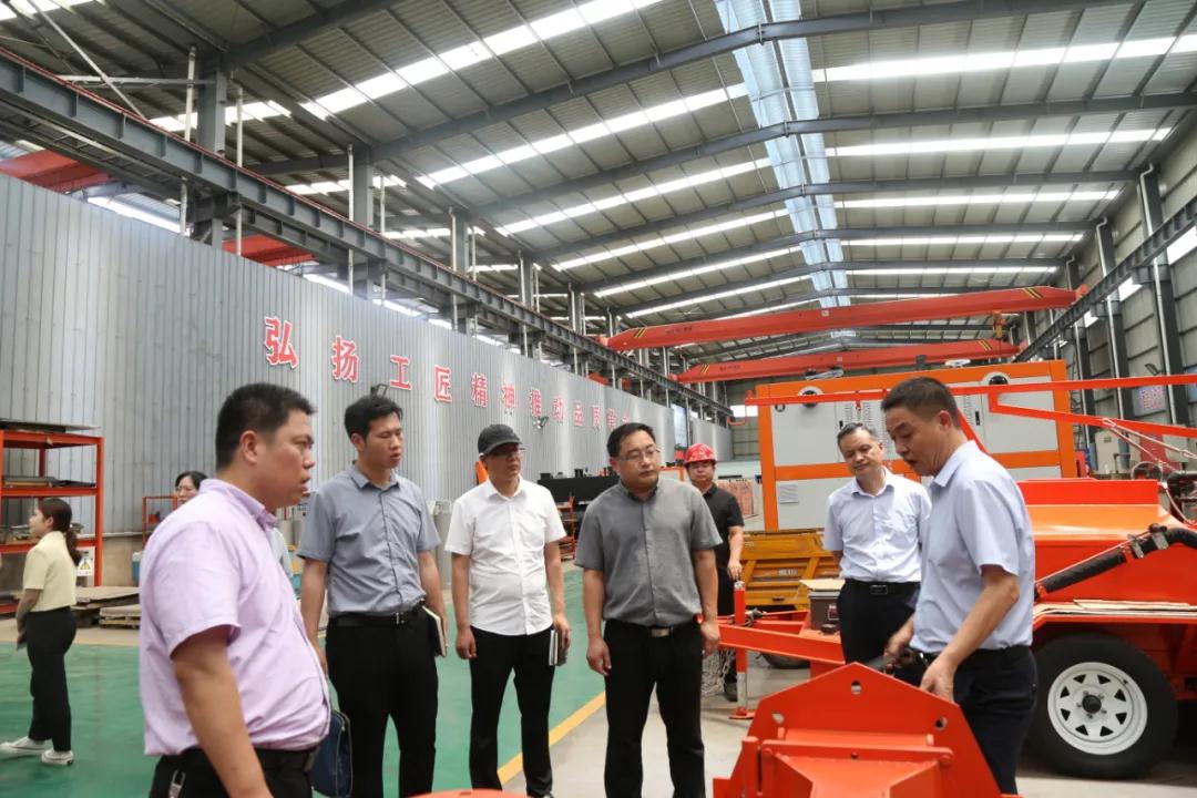 周口市委办信息室主任王建勋一行莅临四通锅炉考察调研