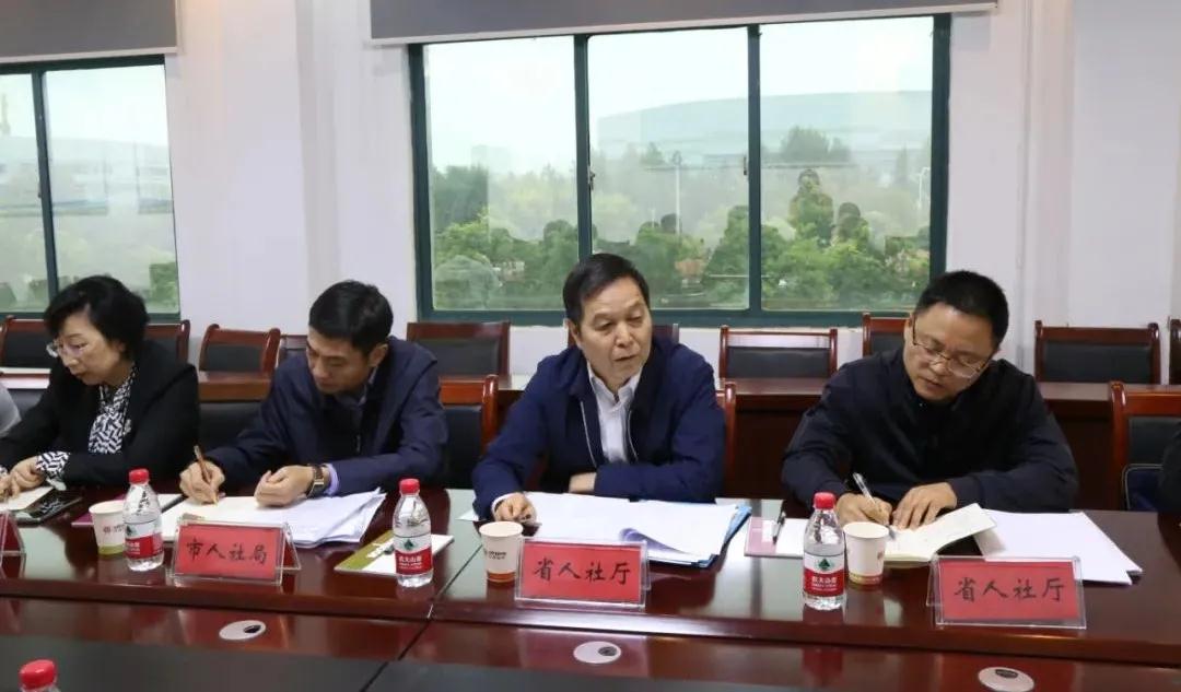 河南省人社厅二级巡视员孙银正一行莅临四通锅炉