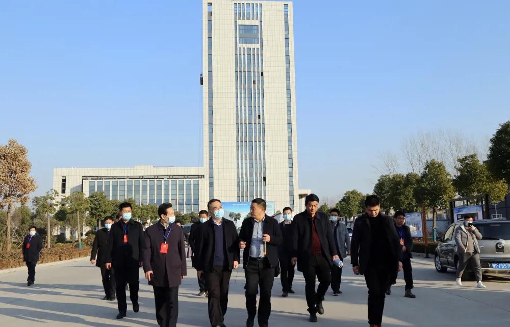 太康县人大常委会视察智能锅炉创新中心项目和完成情况