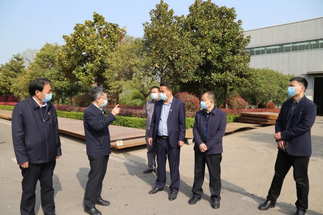 皇甫立新书记一行到四通锅炉督导检查疫情防控工作