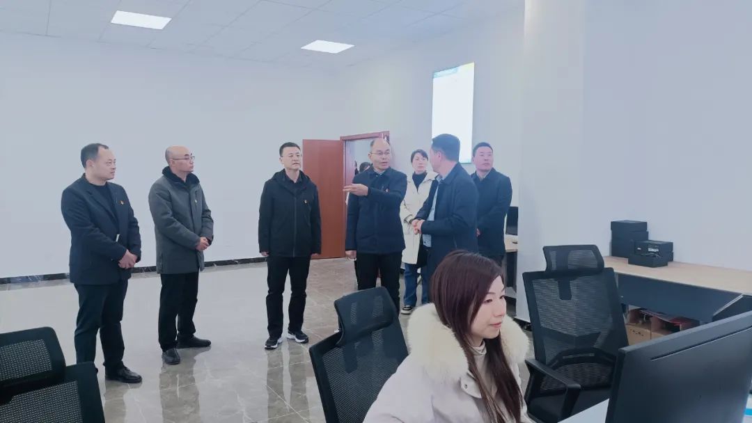 河南省总资产监督管理部部长李留顺一行莅临四通锅炉调研